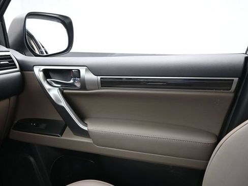 Certified 2023 Lexus GX 460 Premium w/ Premium Package AWD/4WD image 17