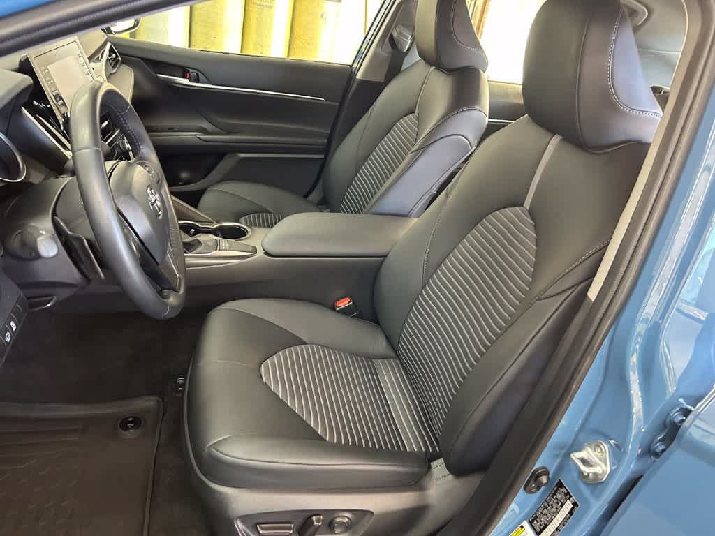 Used 2024 Toyota Camry SE w/ Convenience Package FWD image 11