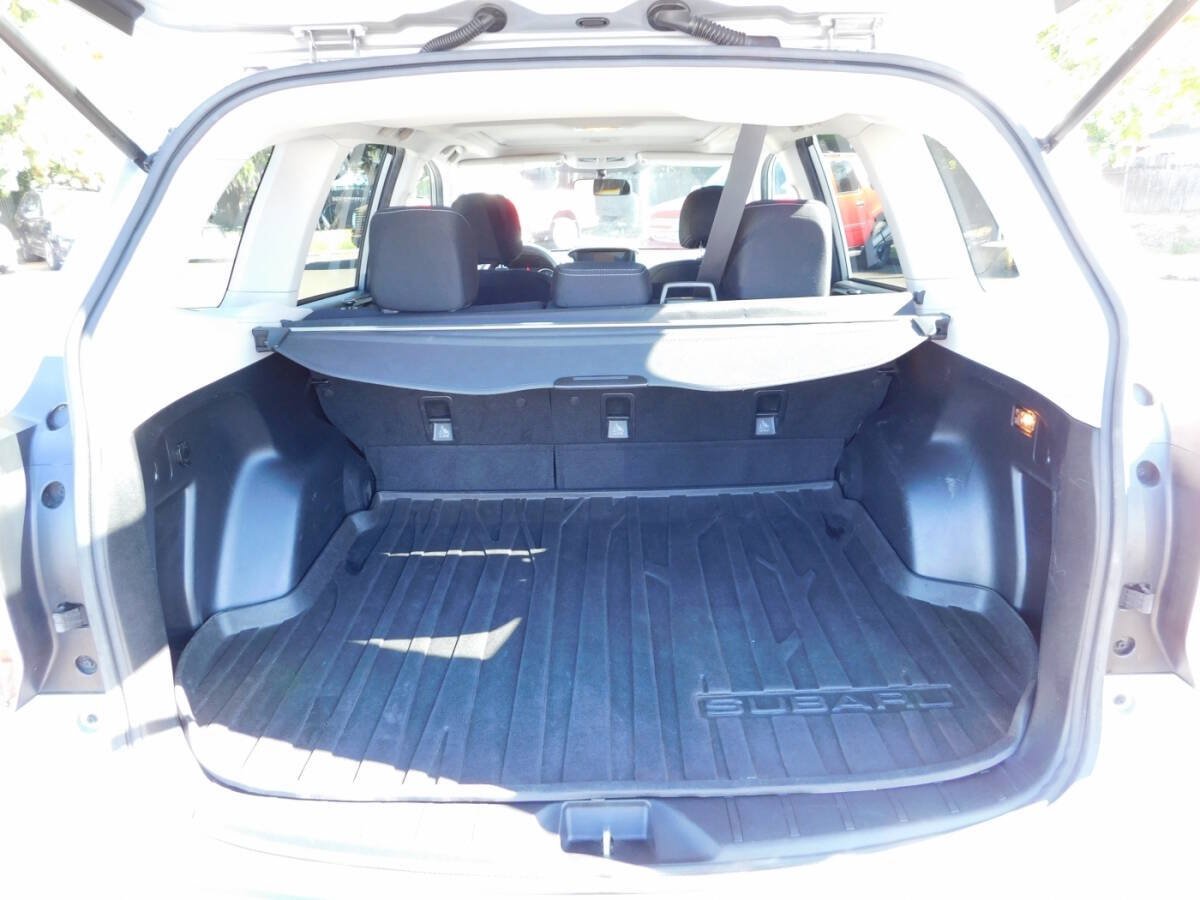 Used 2015 Subaru Forester 2.5i Premium AWD/4WD image 5