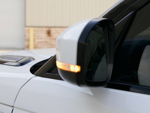 Used 2017 Land Rover Range Rover Sport HSE image 20