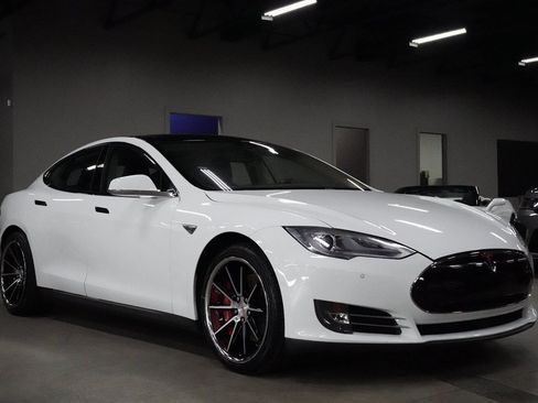 Used 2015 Tesla Model S 60 RWD image 7