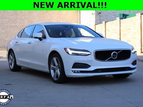 Used 2018 Volvo S90 T5 Momentum w/ Convenience Package image 1
