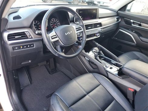 Used 2022 Kia Telluride EX w/ EX Premium Package image 16