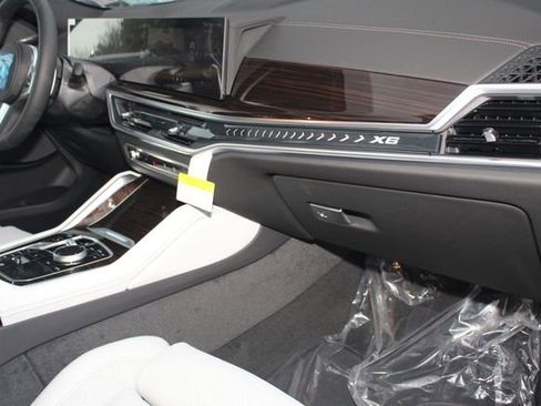 New 2026 BMW X6 xDrive40i w/ Climate Comfort Package image 24
