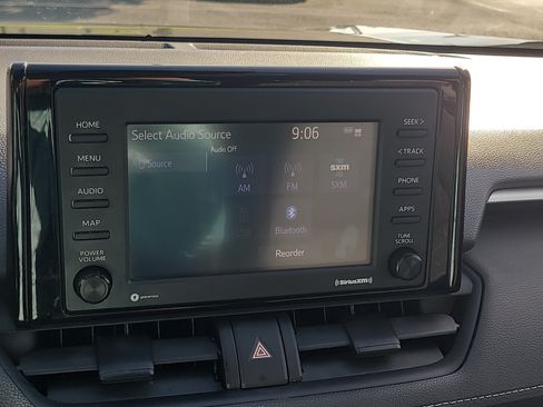 Used 2021 Toyota RAV4 XLE FWD image 24