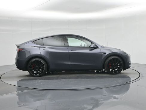 Used 2022 Tesla Model Y Performance image 22