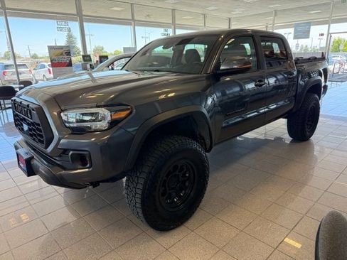 Used 2023 Toyota Tacoma TRD Off-Road AWD/4WD image 7