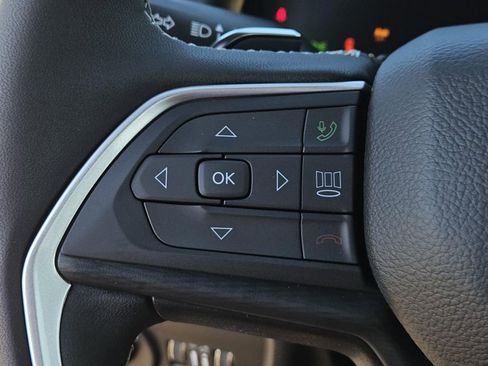 New 2025 Jeep Grand Cherokee L Altitude image 12