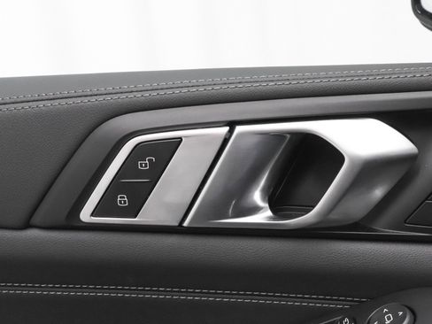 Used 2026 BMW X7 M60i image 13