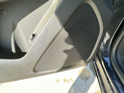 Used 2023 Chevrolet Equinox LT image 23