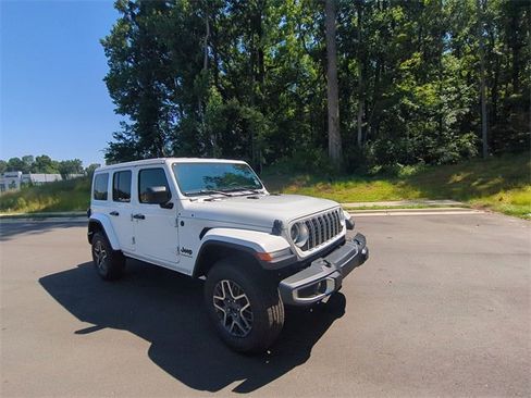 New 2025 Jeep Wrangler Sahara image 15