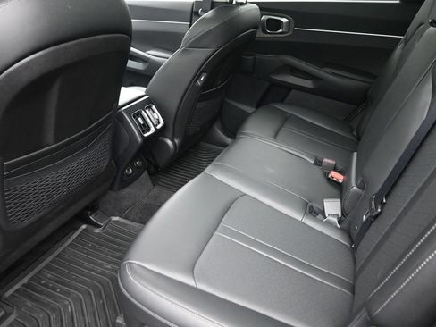 Used 2023 Kia Sorento S w/ Panoramic Sunroof Package AWD/4WD image 14