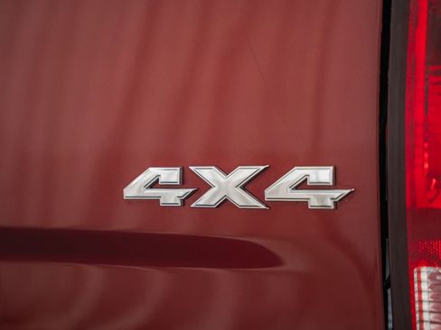 Used 2015 RAM 1500 Express image 9