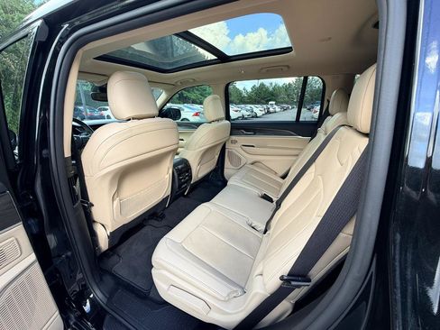 Used 2021 Jeep Grand Cherokee L Limited AWD/4WD image 10