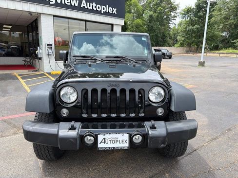 Used 2018 Jeep Wrangler Unlimited Sport AWD/4WD image 3