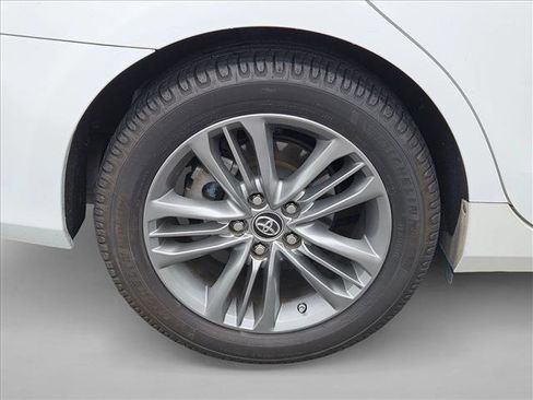 Used 2017 Toyota Camry SE w/ Moonroof Package FWD image 23
