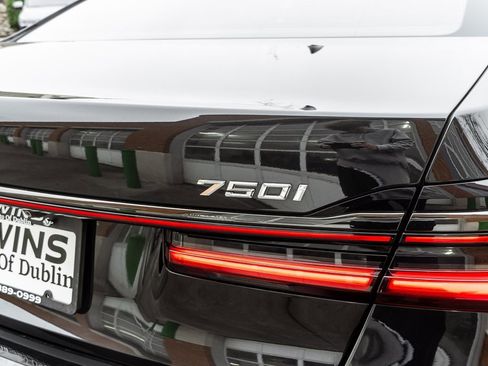 Used 2022 BMW 750i xDrive w/ Executive Package image 58