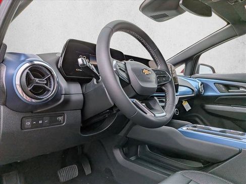 New 2026 Chevrolet Equinox EV LT image 9