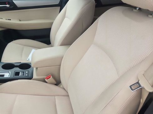 Used 2018 Subaru Outback 2.5i Premium AWD/4WD image 10