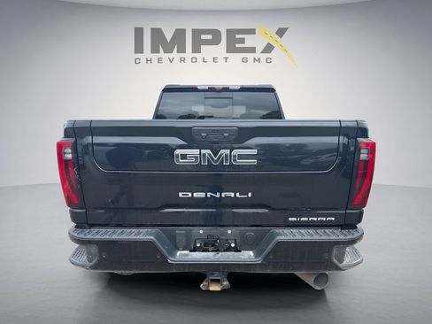 Used 2024 GMC Sierra 2500 Denali Ultimate AWD/4WD image 3