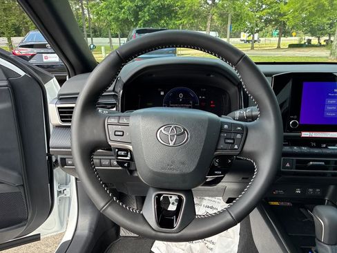 New 2026 Toyota Camry SE FWD image 21
