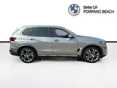 Used 2024 BMW X5 xDrive40i w/ Premium Package AWD/4WD image 8
