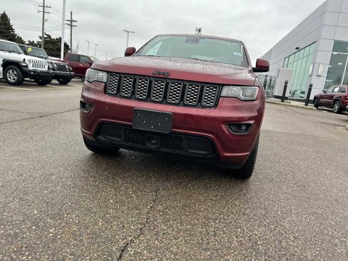 Certified 2021 Jeep Grand Cherokee Laredo X image 4