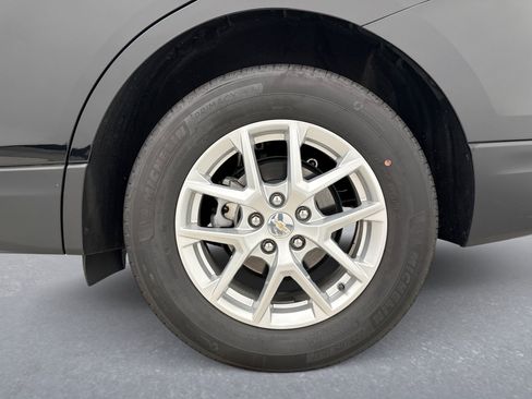 Used 2024 Chevrolet Equinox LT FWD image 25