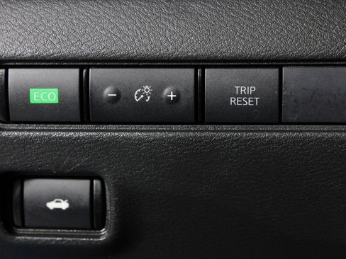 Certified 2022 Nissan Sentra SV image 24