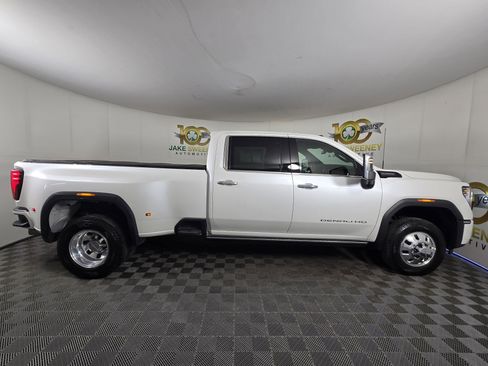 Used 2024 GMC Sierra 3500 Denali Ultimate image 10
