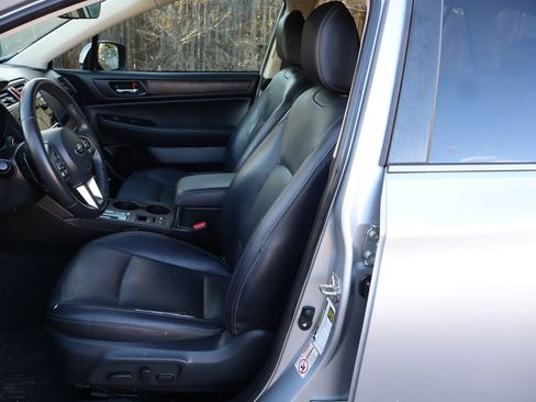 Used 2017 Subaru Outback 3.6R Limited image 19