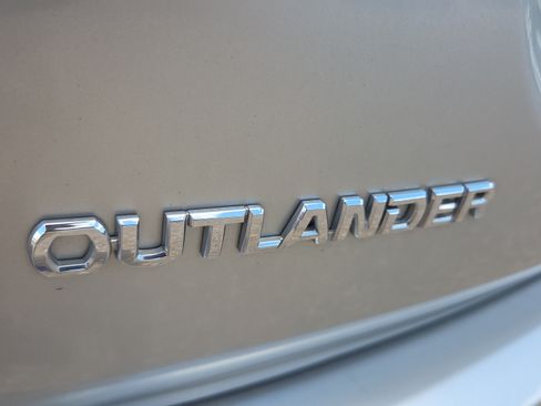 Used 2020 Mitsubishi Outlander SE FWD image 33