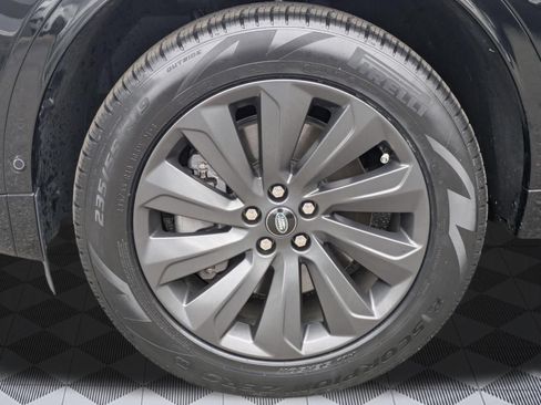 Used 2025 Land Rover Discovery Sport S AWD/4WD image 9