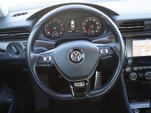 Used 2020 Volkswagen Passat 2.0T SEL image 19