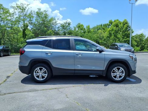 Used 2024 GMC Terrain SLE w/ Driver Convenience Package AWD/4WD image 14