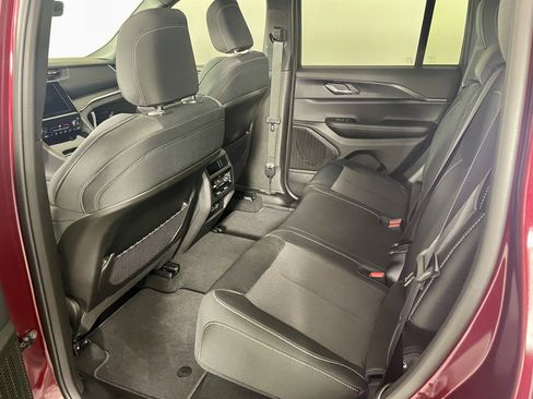 Certified 2025 Jeep Grand Cherokee Laredo image 13