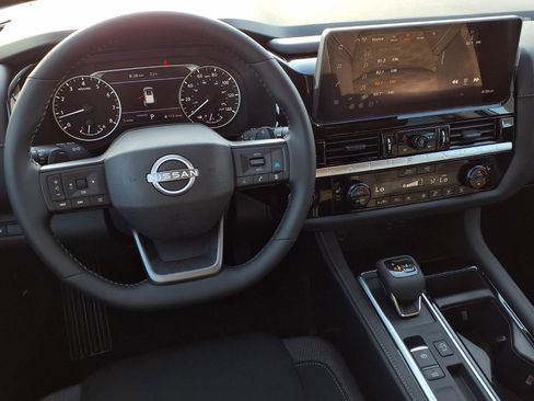 New 2026 Nissan Pathfinder SV image 12