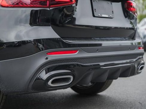New 2026 Mercedes-Benz GLB 250 4MATIC image 9