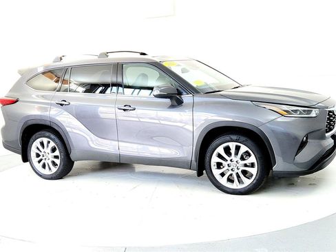 Used 2023 Toyota Highlander Limited image 7