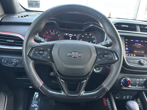 Used 2023 Chevrolet TrailBlazer RS AWD/4WD image 2