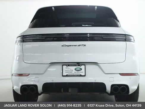 Used 2025 Porsche Cayenne GTS AWD/4WD image 7