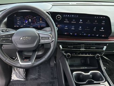 Used 2025 Chevrolet Traverse Z71 w/ Driver Confidence Package AWD/4WD image 10