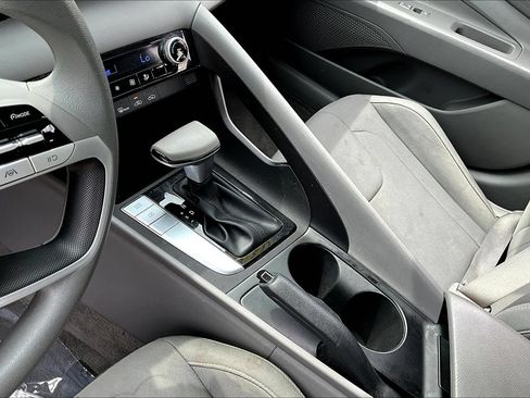 Used 2022 Hyundai Elantra SEL w/ Cargo Package FWD image 20