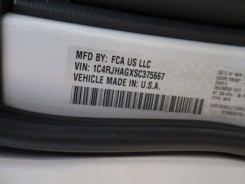 New 2025 Jeep Grand Cherokee Altitude image 43