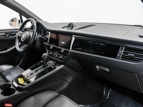 Used 2022 Porsche Macan image 9