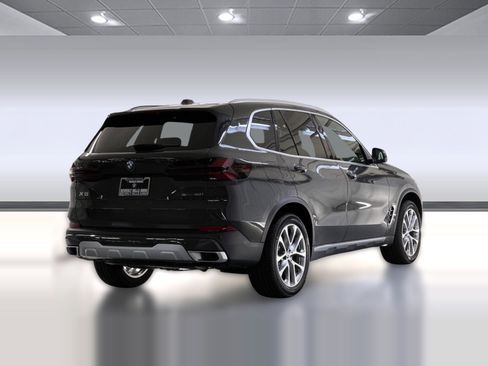 Used 2026 BMW X5 sDrive40i w/ Premium Package image 9