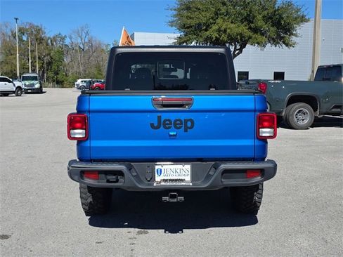 Used 2022 Jeep Gladiator Sport image 4