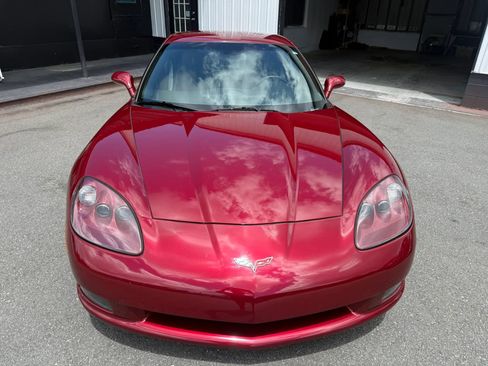 Used 2007 Chevrolet Corvette Coupe w/ Performance Package RWD image 10