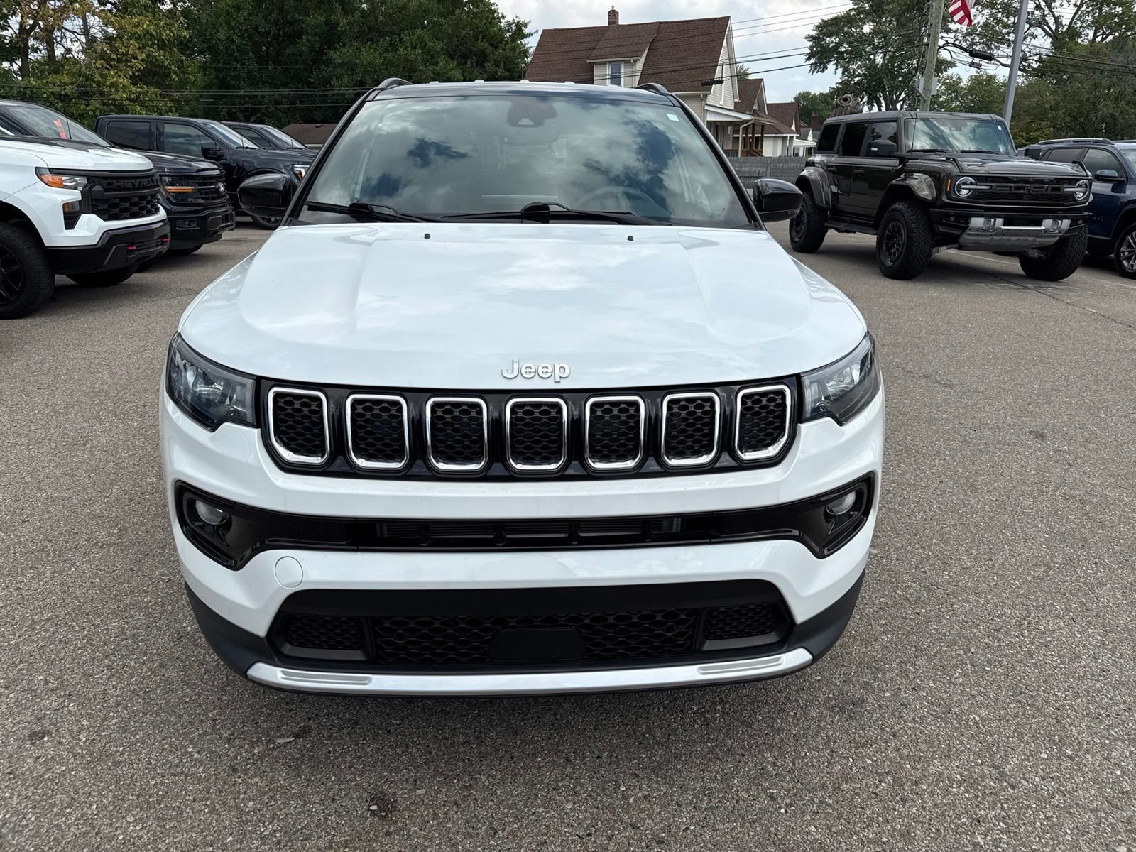 Used 2023 Jeep Compass Limited AWD/4WD image 12