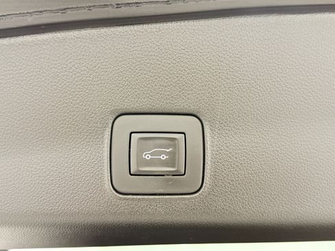 Used 2025 Chevrolet TrailBlazer RS w/ Convenience Package image 11